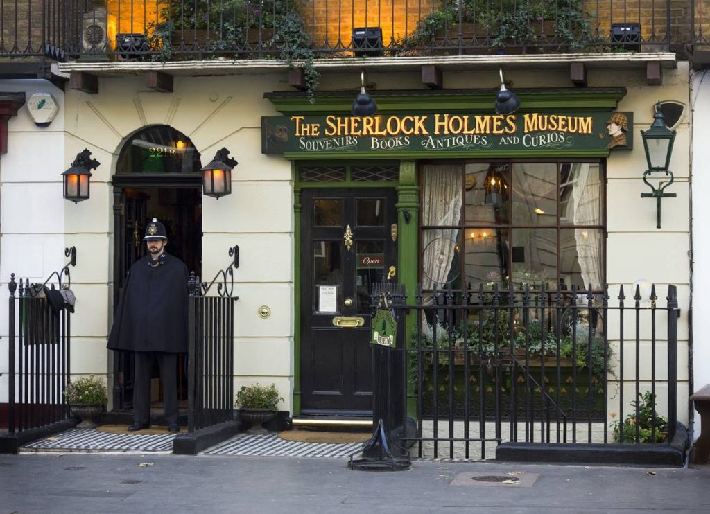 Pour découvrir plus en détail l'univers et l'histoire du personnage créé par Sir Arthur Conan Doyle, rendez-vous au musée situé 221 bis Baker Street